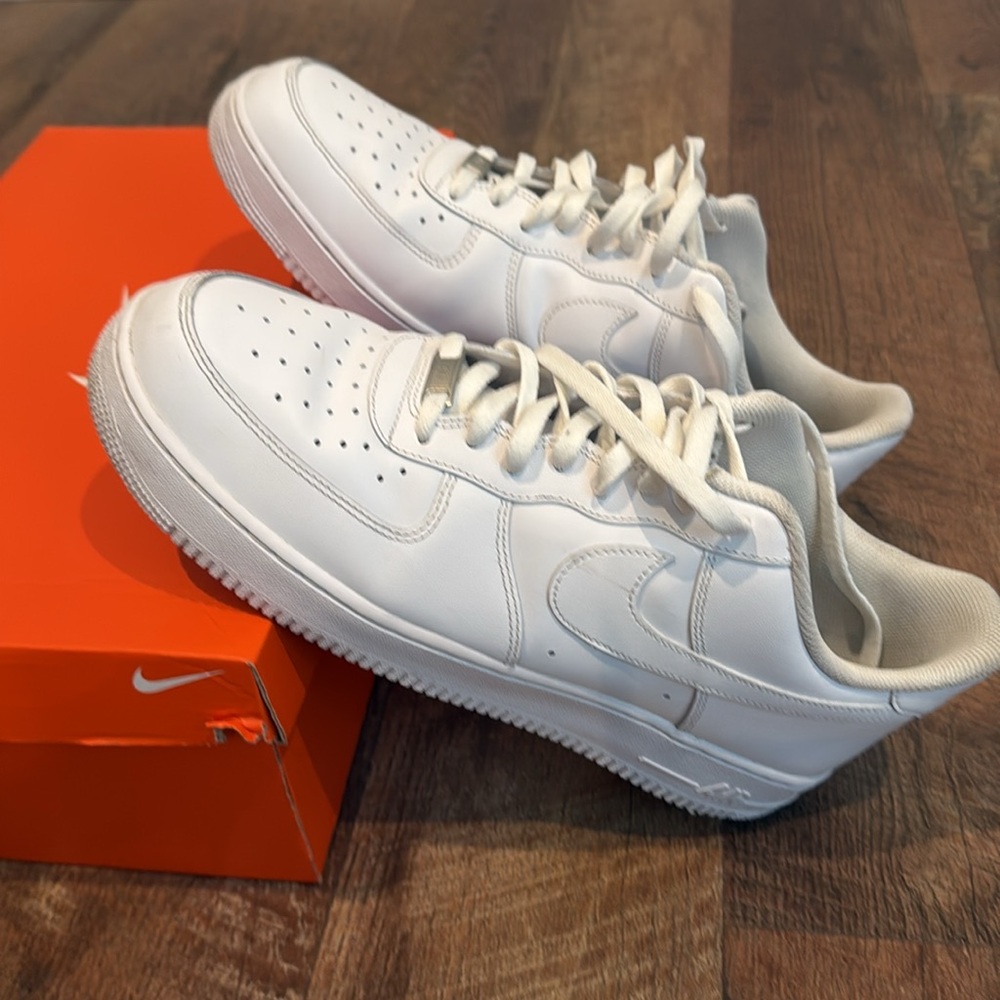 MENS NIKE AIR FORCE 1 WHITE🔥🔥 - Picture 2 of 10